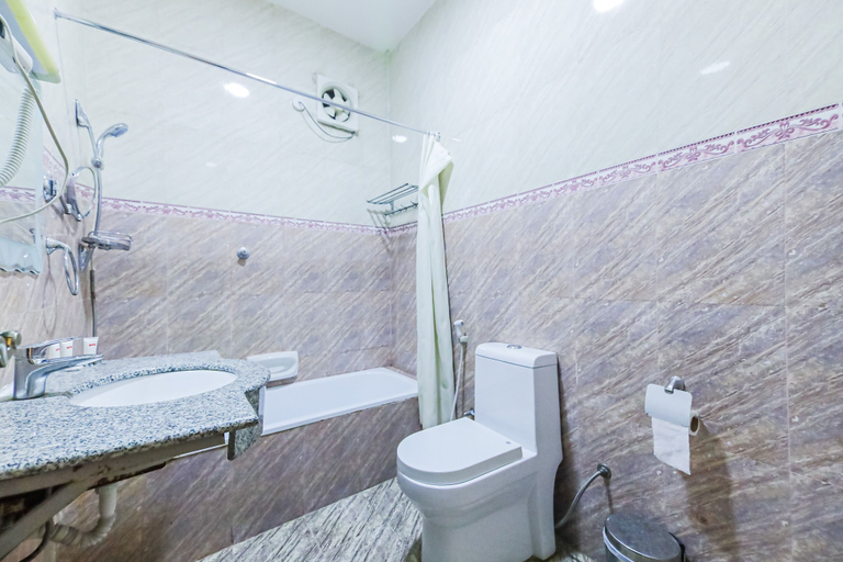 Bathroom 3, Jasmine Hotel Apartments, Muscat