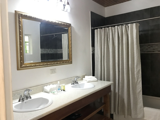 Bathroom 3, Sommerville Resorts