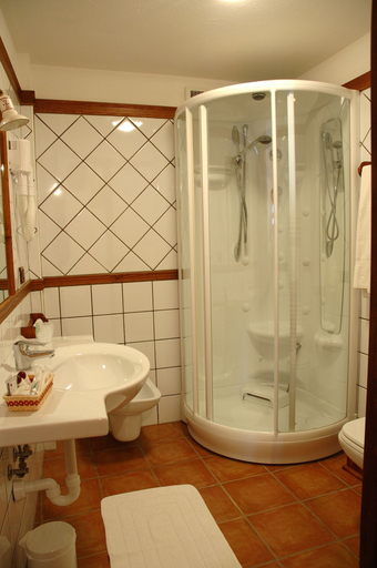 Bathroom 5, B&B Le Village, Aosta
