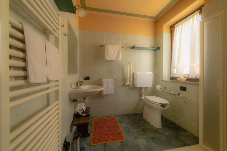 Bathroom 3, Hotel della Nouva Pila, Aosta