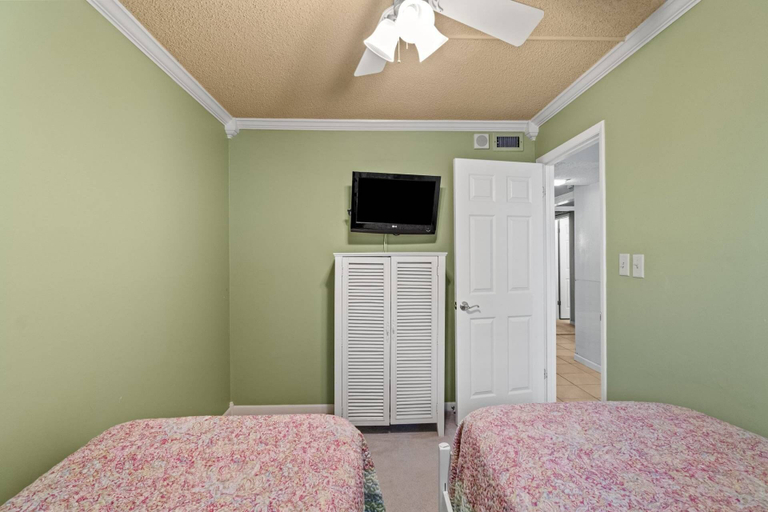 Bedroom 3, Regency Towers 223, Bay