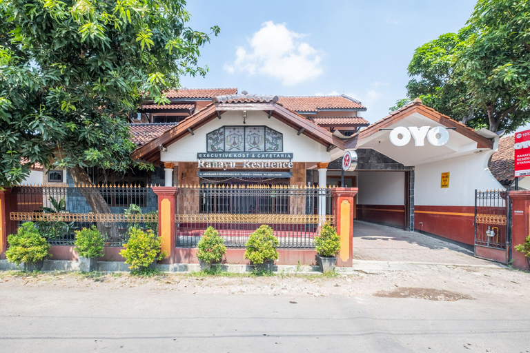 Exterior & Views 2, OYO Collection O 1032 Rahayu Residence Syariah, Cirebon