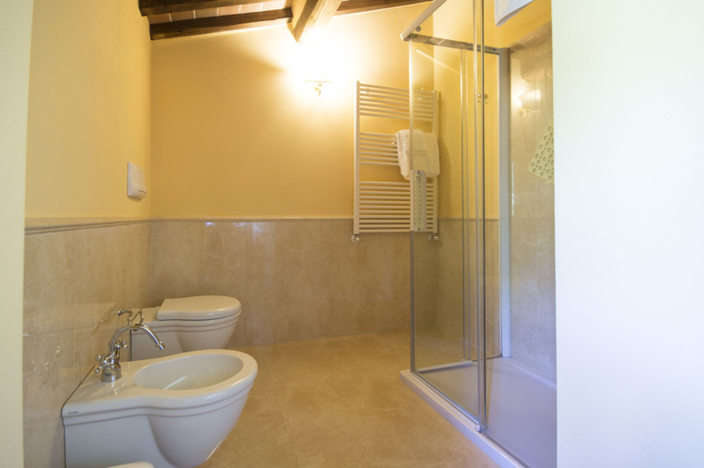 Bathroom 4, Maestà del Sasso, Arezzo
