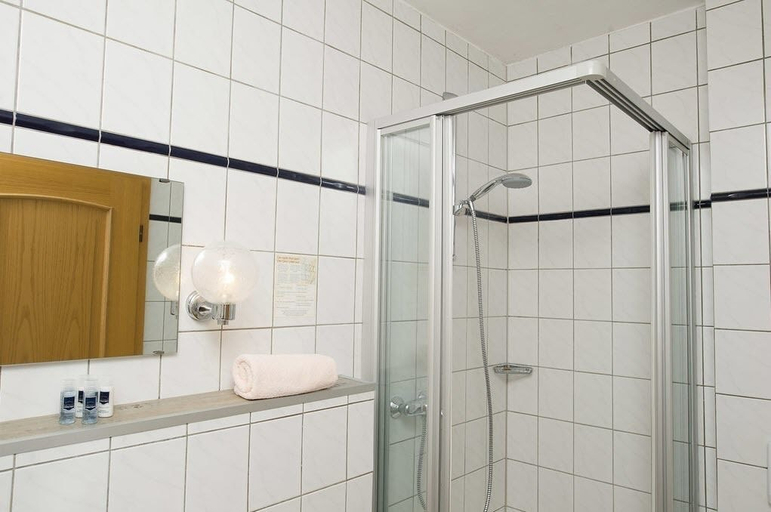 Bathroom 5, Heidehotel Gut Landliebe, Celle