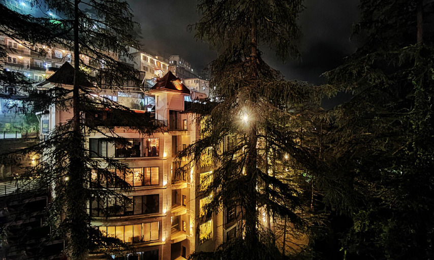 Exterior & Views
