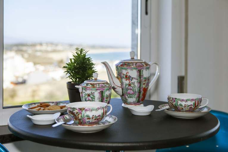 Food & Drinks, B17 - The Stunning Seaview Apartment, Lagos