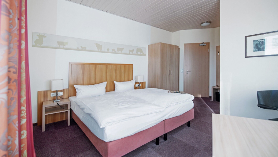 Bedroom 3, Landhotel Klingerhof, Aschaffenburg