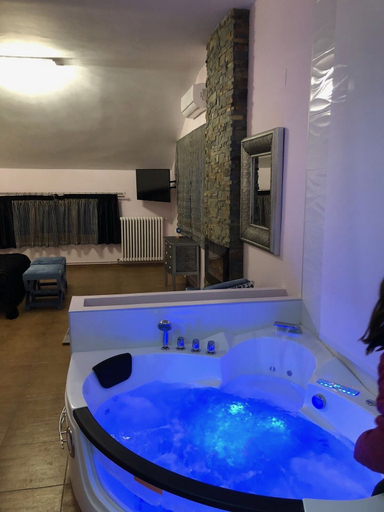Sport & Beauty 3, Hospederia Casa Martell, Zaragoza