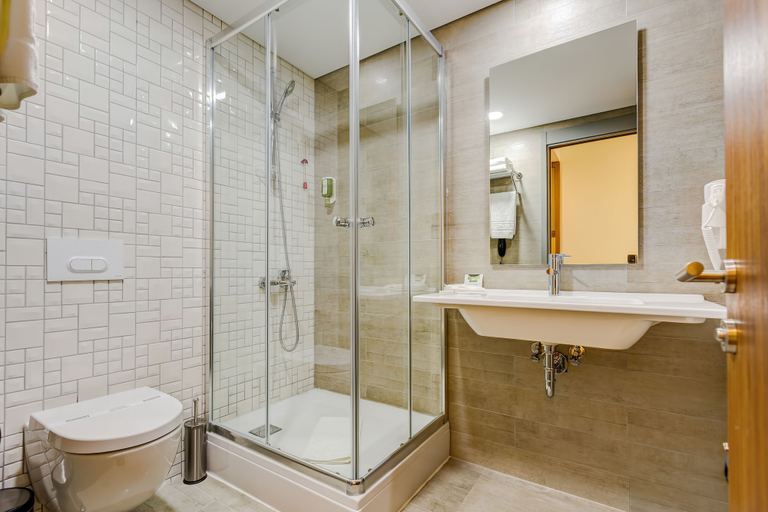 Bathroom 5, Plus Hotel Bostanci Atasehir, Maltepe