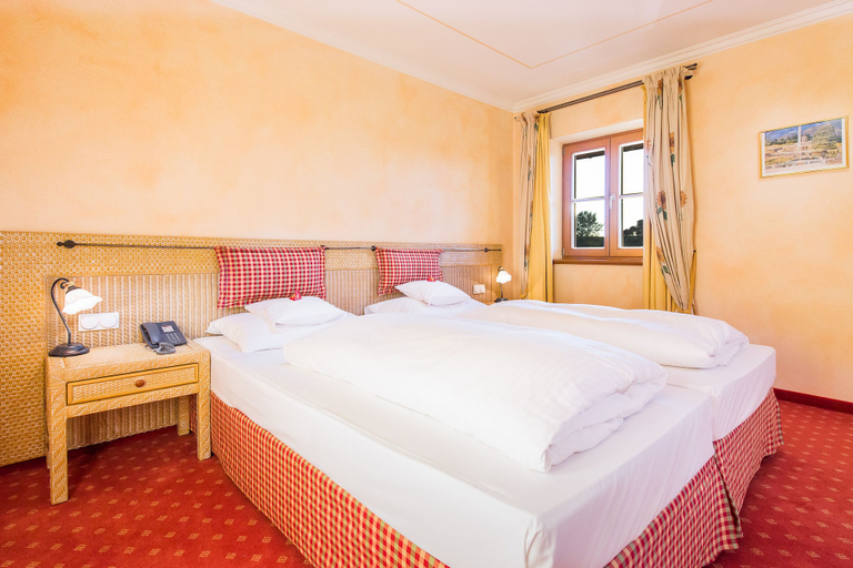 Bedroom 2, Hotel und Landgasthof Altwirt, Miesbach