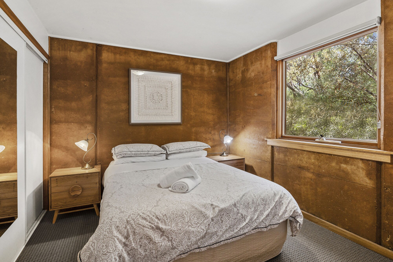 Bedroom 3, Split Point Cottages, Surf Coast - West