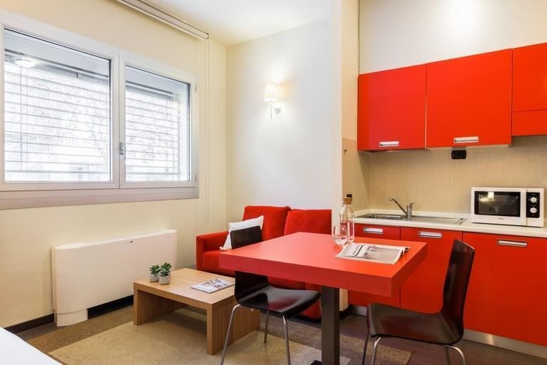 Others 4, Residence Osoppo, Milano