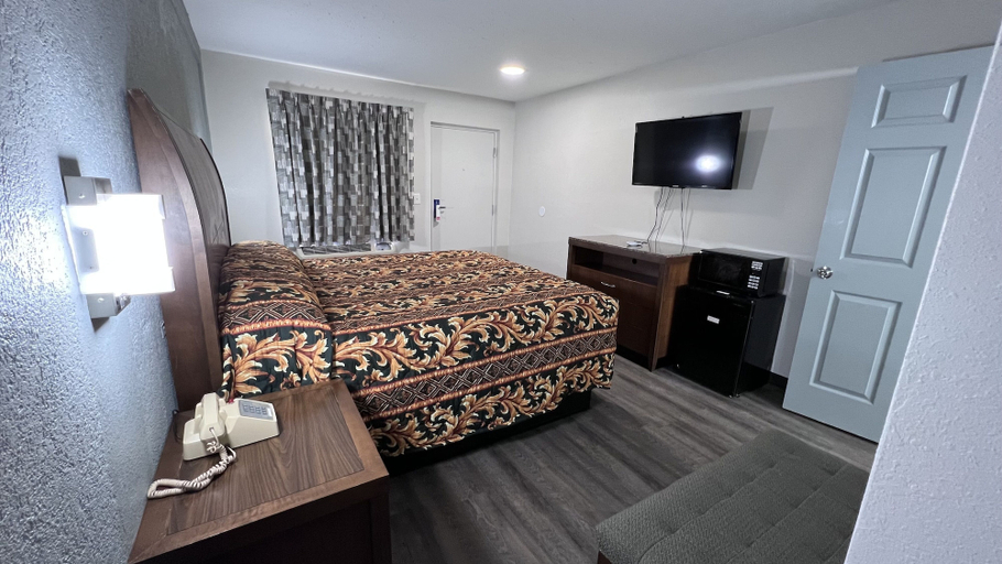 Bedroom 3, Royal Inn, Bradley
