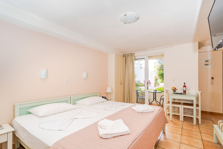 Bedroom 3, Melina Beach Hotel, Crete