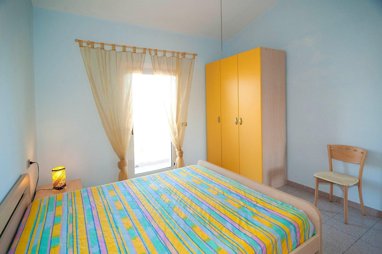 Bedroom 2, Fantastic Sardinia Casa Palmas palm01, Nuoro