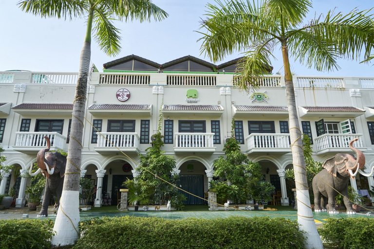 Exterior & Views