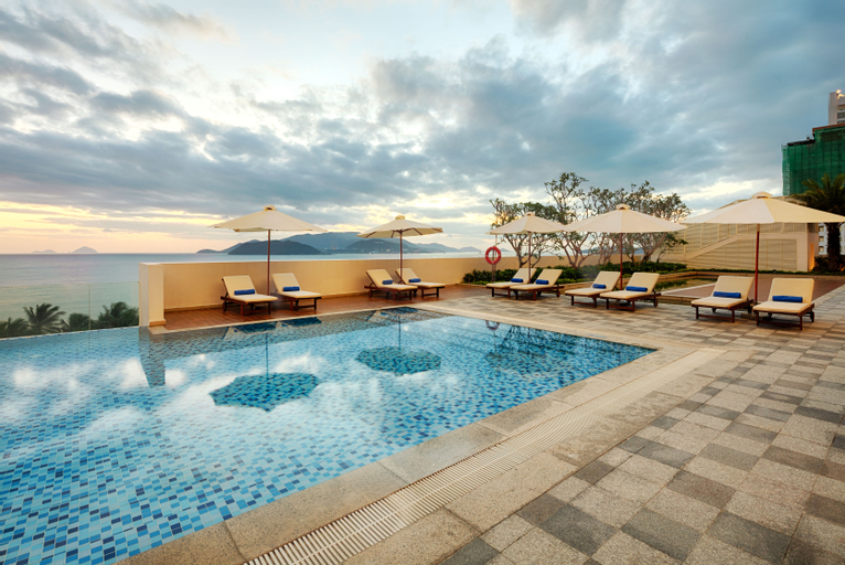 Vinpearl Beachfront Nha Trang - Tap to explore photos