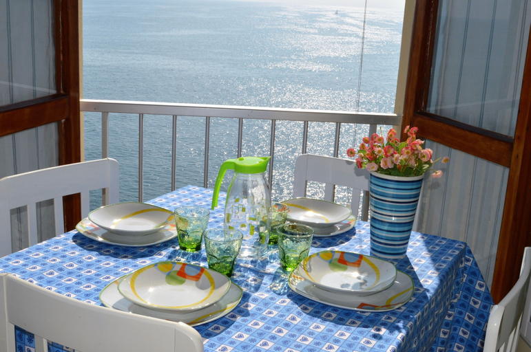 In-room dining 5, House Agave, Genova