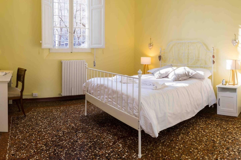 Room 2, Le Mura, Bologna