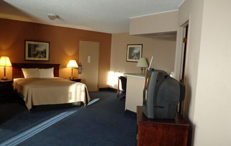 Bedroom 3, New SunFlower Inn, Finney