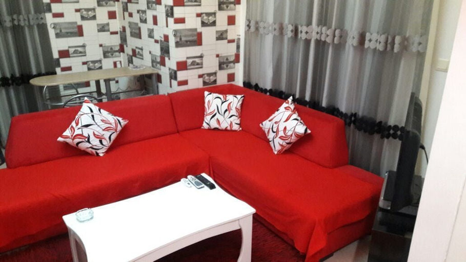 Others 4, MC Suite, Merkez