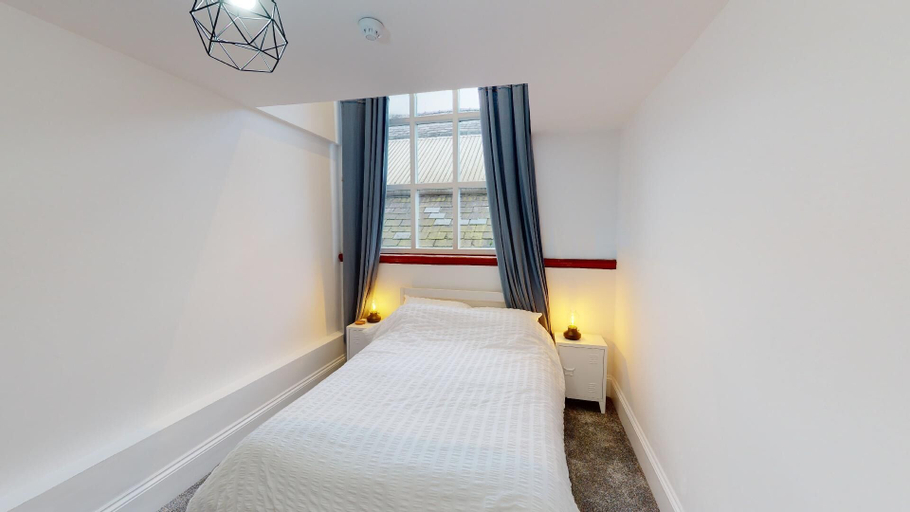 Bedroom 2, Hu1 Boutique City Apartment - Sleeps 6, Kingston upon Hull