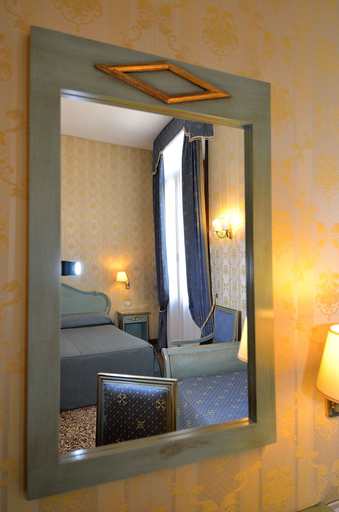 Bathroom 5, Locanda La Corte, Venezia