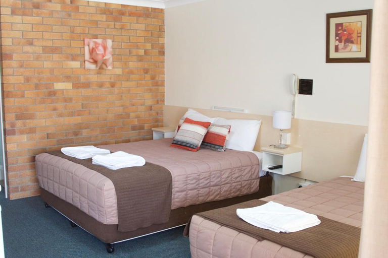 Bedroom 3, Buckaroo Motor Inn, Warwick - Central