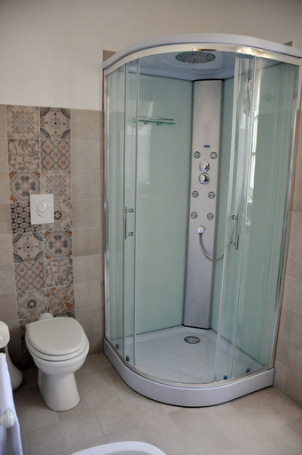 Bathroom 5, Antica Villa di Bruto, Rome