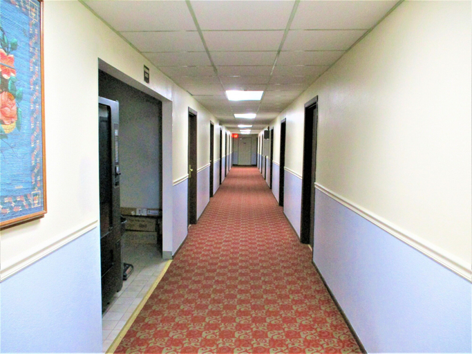 Others 5, Sunset Inn, Iowa