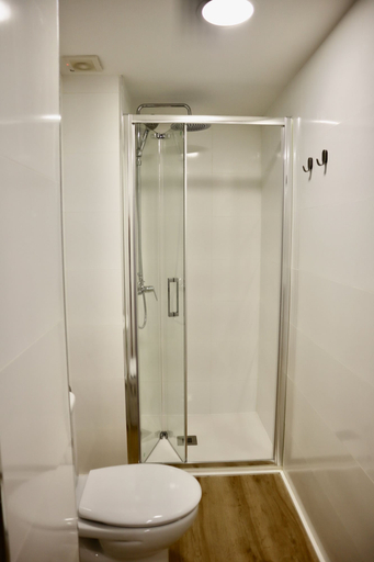 Bathroom 3, Merced10 1A, Málaga