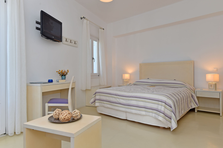 Bedroom 3, Kalypso Hotel, South Aegean