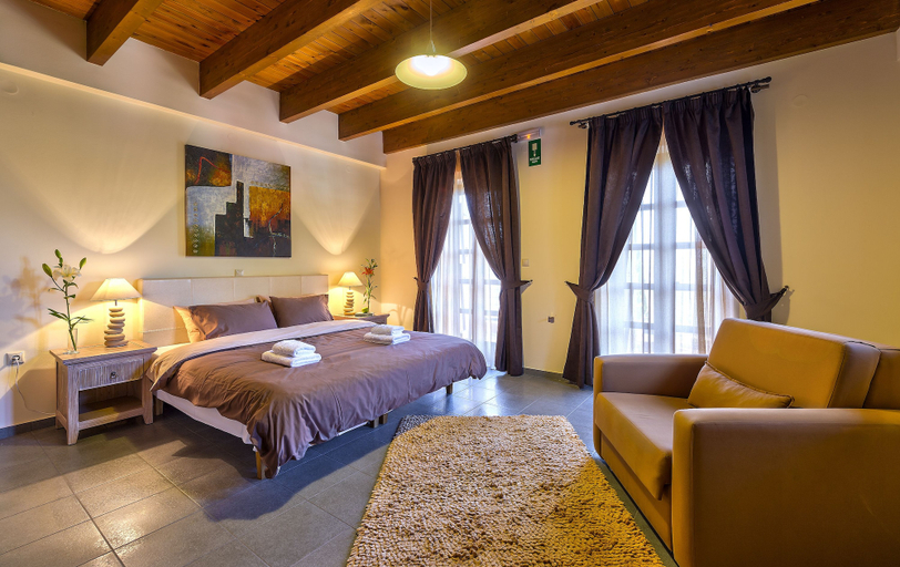 Bedroom 4, Apirathes, Crete