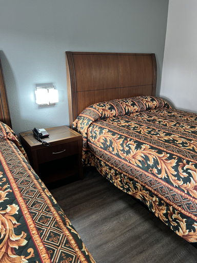 Bedroom 5, Royal Inn, Bradley