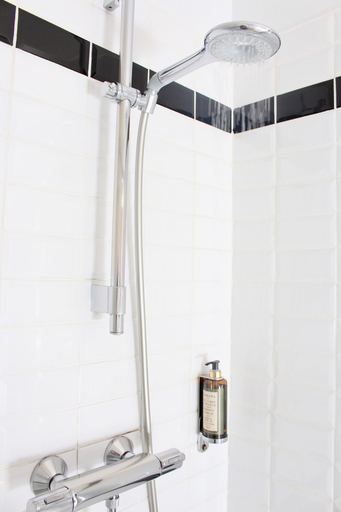 Bathroom 5, Hôtel Le Charleston, Sarthe