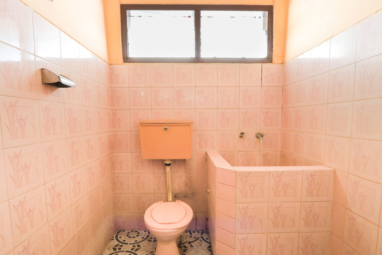 Bathroom 3, OYO 2465 Hotel Raung View, Banyuwangi
