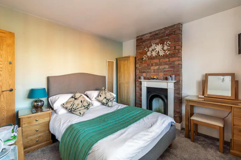 Bedroom 3, Camaraderie Guest House, York