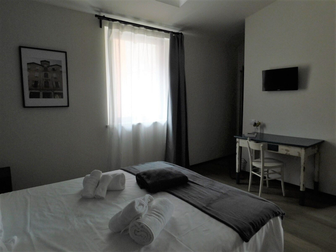 Bedroom 4, Piumaviola, Parma