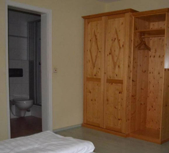Bedroom 2, Hotel Alte Post, Waldshut