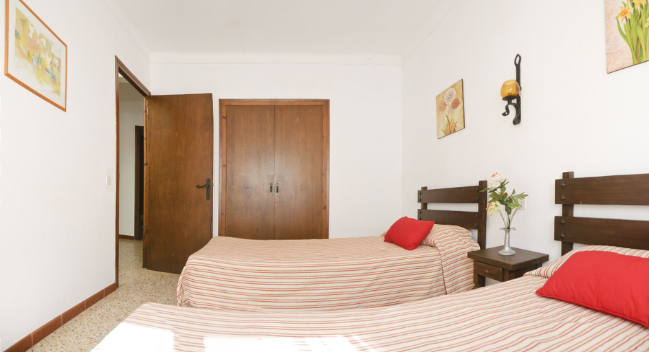 Bedroom 2, RVApartaments Villas Piscis, Girona