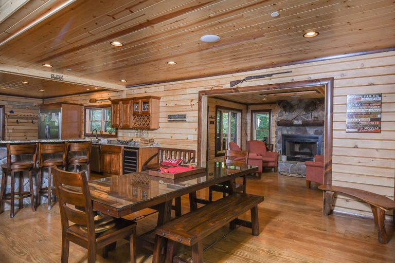 Food & Drinks, Hemlock Hideaway 6 Bedroom House, Garrett