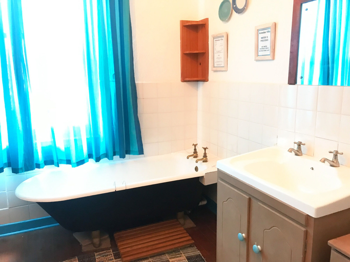 Bathroom 5, Athenian Villa, Overberg