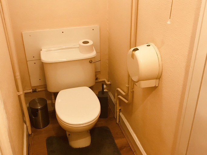 Bathroom 3, The Ship, Essex