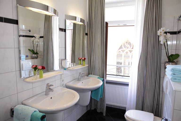 Bathroom 5, Hotel am Markt, Baden-Baden