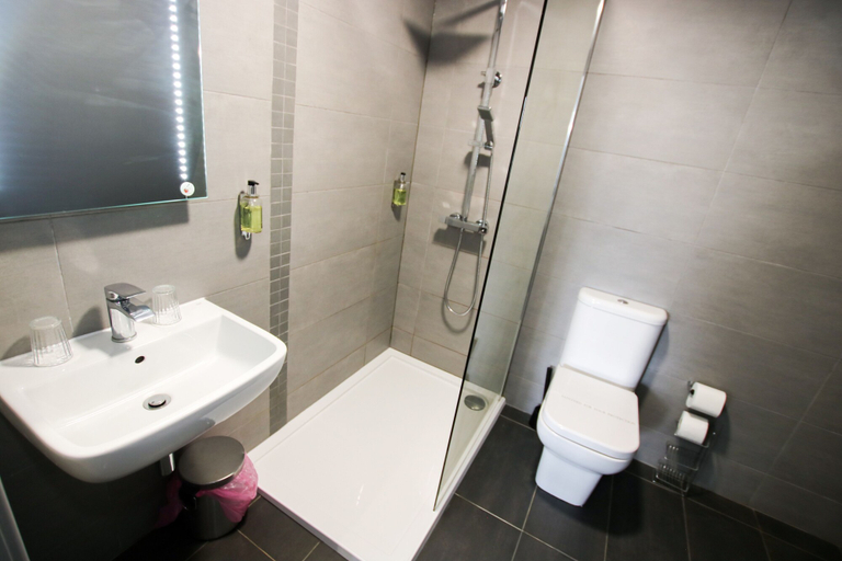 Bathroom 3, Brunswick Merchant City Hotel, Glasgow