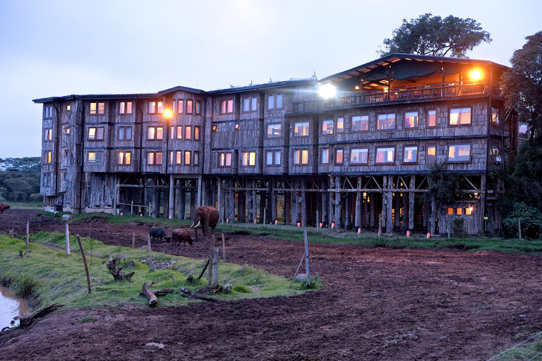 Exterior & Views