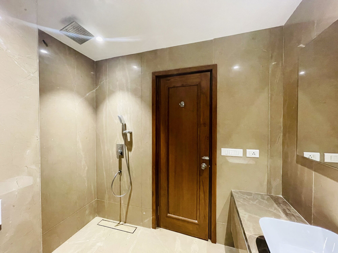 Bathroom 3, Bhoomivilas, Agra