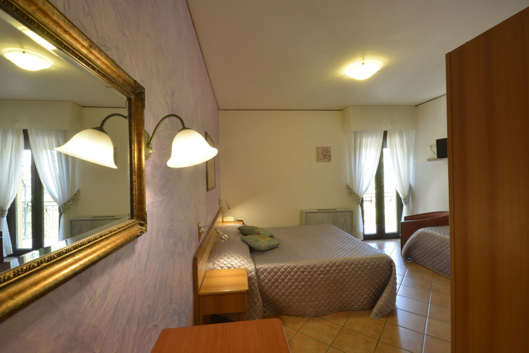 Bedroom 3, HOTEL PINETA RISTORANTE, Ancona