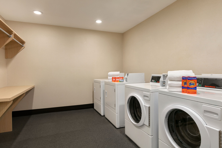 Bathroom 4, Home2 Suites by Hilton NY Long Island City/Manhattan View, New York