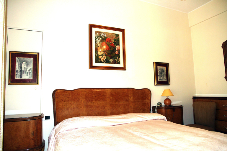 Bedroom 4, Delizia Master Guest apartment, Genova